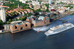 EUROPA 2 in Hamburg. Foto: Hapag-Lloyd Cruises