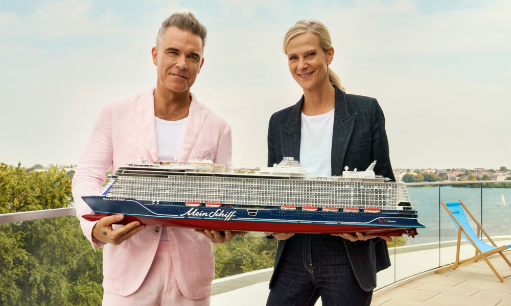 Robbie Williams und Wybcke Meier von TUI Cruises