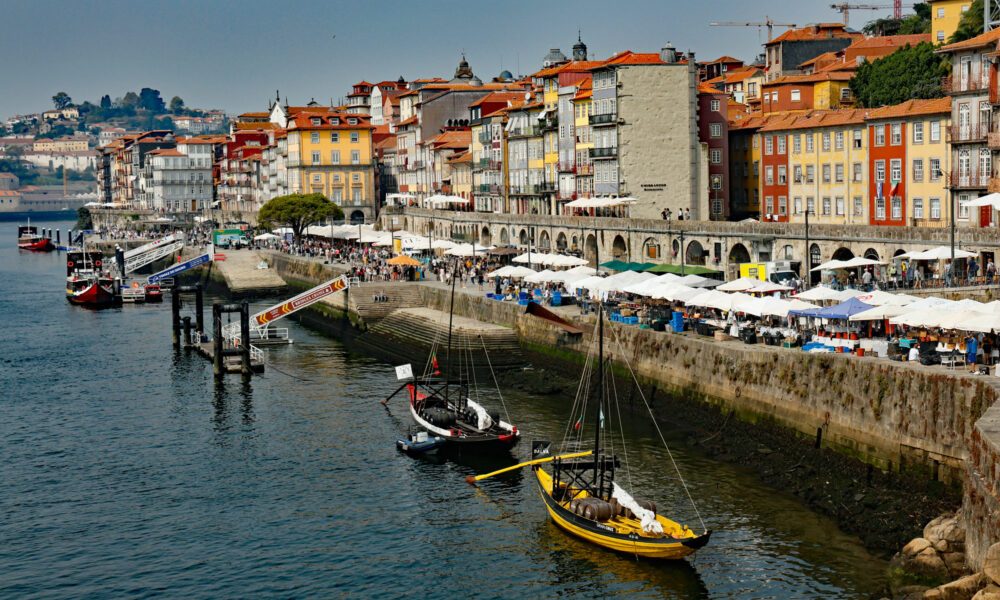 Promenade Ribeira in Porto