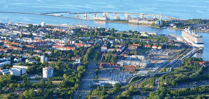 Kreuzfahrthafen Warnemünde von oben. Foto: Manfred Sander